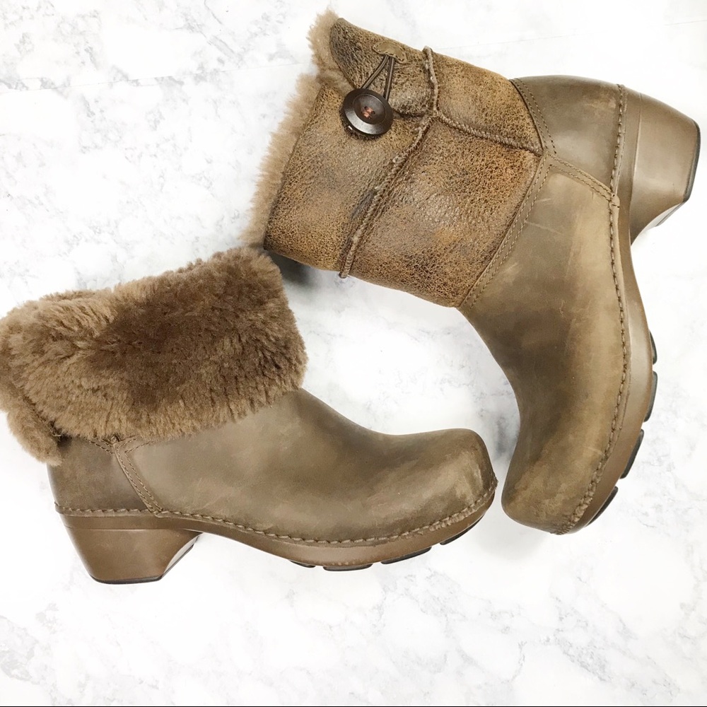 Dansko Stormy Fur lined fold over boots sz 40